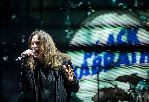 Mit Black Sabbath erfand Ozzy Osbourne nach Ansicht vieler Fans und Experten den Heavy Metal. - © Balazs Mohai/MTI/dpa