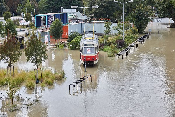 Hochwasser-Alarm gilt auch in der Slowakei. - © Holubová Dorota/CTK/dpa
