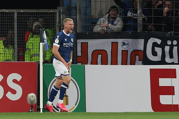 Die Entscheidung: Louis Oppie feiert sein Tor zum 3:1. - © Friso Gentsch/dpa