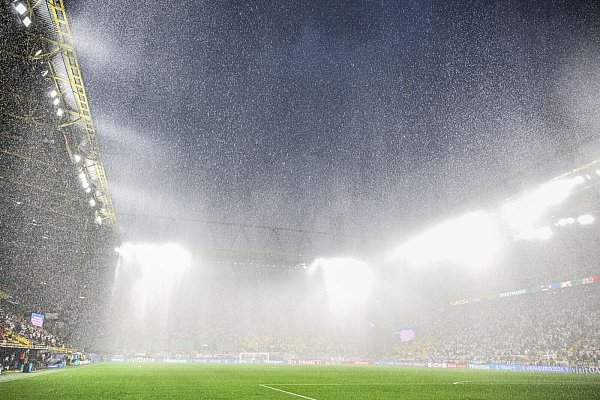 In Dortmund folgten Gewitter, Starkregen und Hagel dicht aufeinander. - © Federico Gambarini/dpa