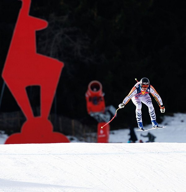 In Kitzbühel steht am Samstag die berühmteste Ski-Abfahrt der Welt an. - © Tobias Steinmaurer/APA/dpa