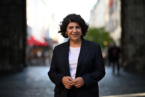 Berivan Aymaz könnte die erste grüne Oberbürgermeisterin einer deutschen Millionenstadt werden. - © Federico Gambarini/dpa