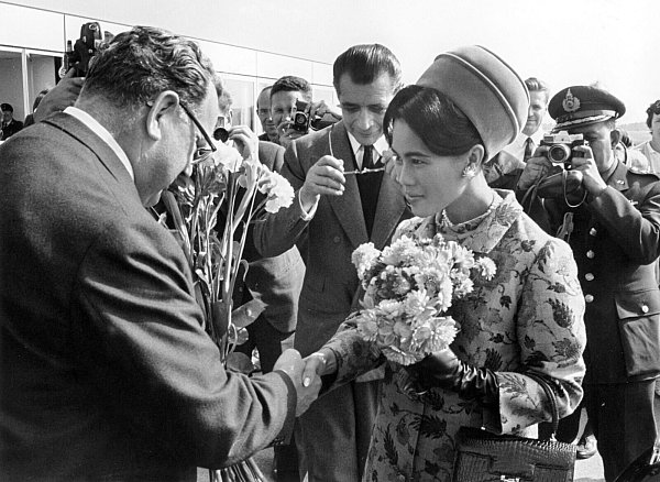 Modemagazine der Welt rissen sich einst um die Monarchin. (Archivbild) - © picture alliance / Georg Göbel/dpa