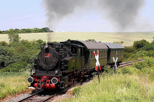 Seit wenigen Tagen dampft die Lok 5 des Vereins Hessen-Courrier wieder durch die Lande da geht den Freunden historischer Eisenbahnfahrzeuge das Herz auf.