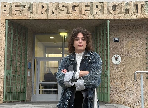 Für einen Biss in den Po eines Kollegen muss die Schauspielerin Anna Werner Friedmann 2.100 Euro Geldbuße bezahlen. - © Matthias Röder/dpa