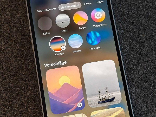 Langweiliger Hintergrund war gestern: Mit iOS 26 kann man endlich eigene Hintergrundbilder für Chats in der Nachrichten-App auswählen. - © Nico Tapia/dpa-tmn
