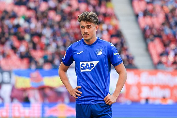 Der von Hoffenheim zum FC Bayern wechselnde Youngster Tom Bischof zählt erstmals zum DFB-Kader. - © Jan Woitas/dpa