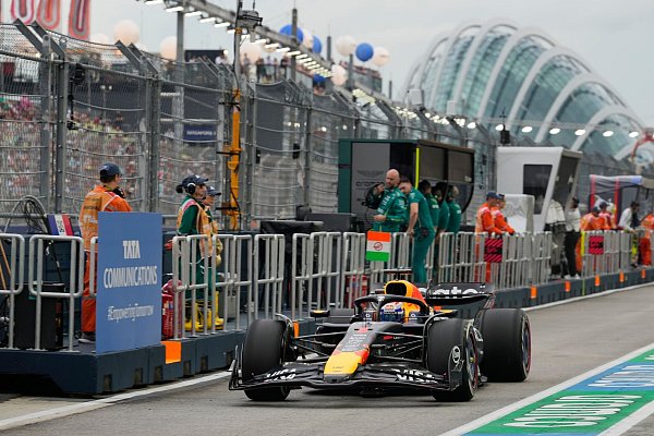 Weltmeister Max Verstappen will in Singapur seine WM-Aufholjagd fortsetzen. - © Vincent Thian/AP/dpa