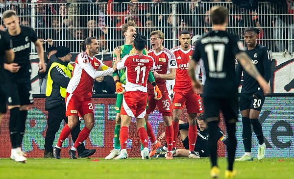 Es war nicht Rönnows erste Elfer-Tat in dieser Saison. - © Andreas Gora/dpa