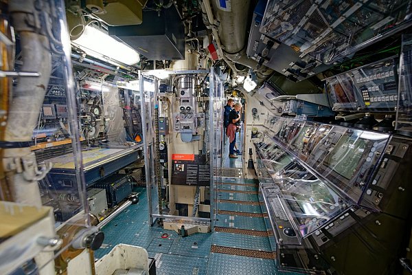 Das Marine-U-Boot U17 von innen. - © Uwe Anspach/dpa
