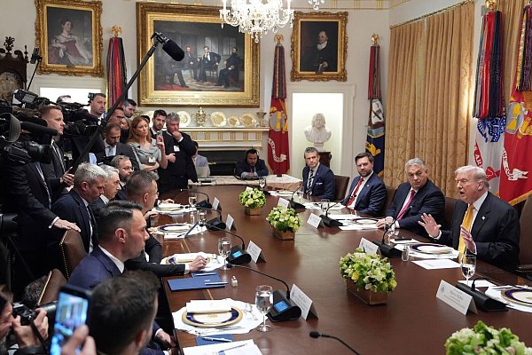 Die beiden Regierungschefs sprachen unter anderem über Energiehandel. - © Evan Vucci/AP/dpa