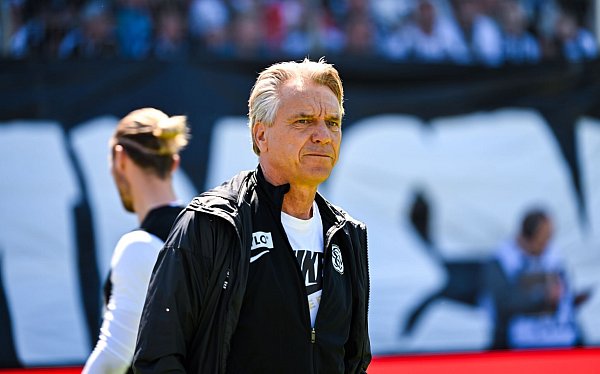 Könnte Elversberg zum dritten Aufstieg seit 2022 führen: Trainer Horst Steffen. - © Silas Schueller/DeFodi Images/dpa