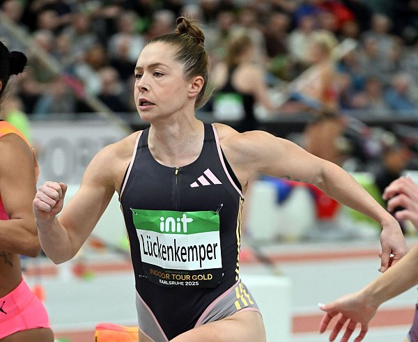Gina Lückenkemper war über 60 Meter schnell unterwegs. - © Uli Deck/dpa
