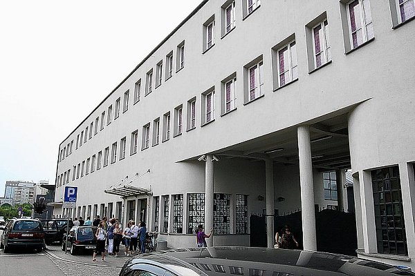 Seit 2010 gibt es hier ein Museum zur Geschichte der Judenverfolgung.