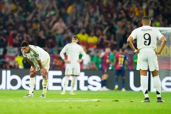 Wieder kein Titel für Real Madrid: Den Königlichen droht eine Saison ohne Trophäe. - © Jose Breton/AP/dpa