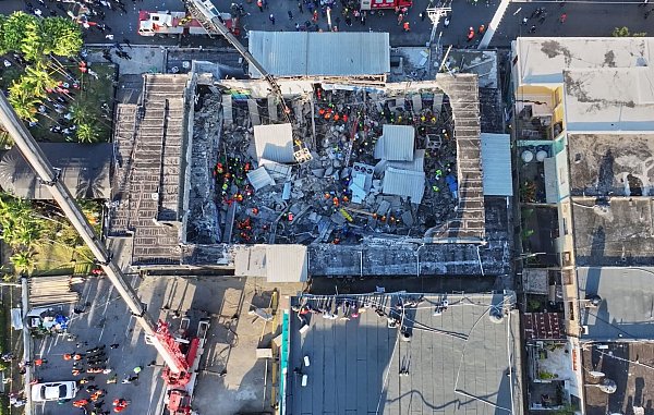Während eines Konzerts stürzte das Dach der Diskothek auf die Feiernden. - © Uncredited/Noticias SIN via AP/AP/dpa