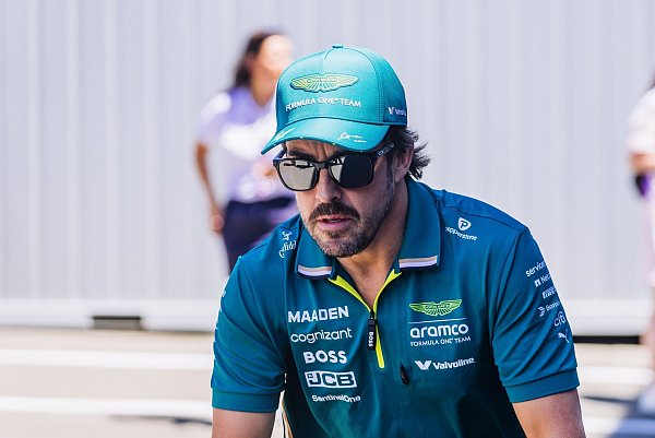 Fernando Alonso muss um seinen Rekordstart in Ungarn bangen. - © Philipp von Ditfurth/dpa