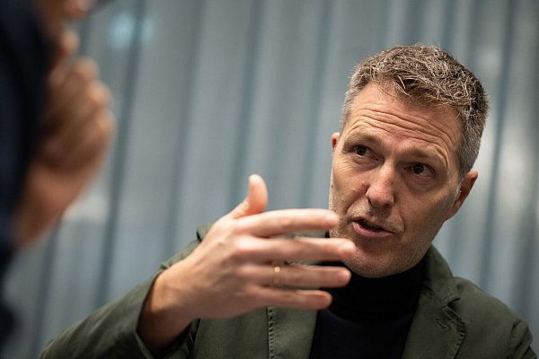 Bernd Reichart soll als Geschäftsführer des Sportprojektentwicklers A22 die europäischen Fußball-Wettbewerbe revolutionieren - die UEFA aber blockt ab. (Archivfoto) - © Sebastian Gollnow/dpa