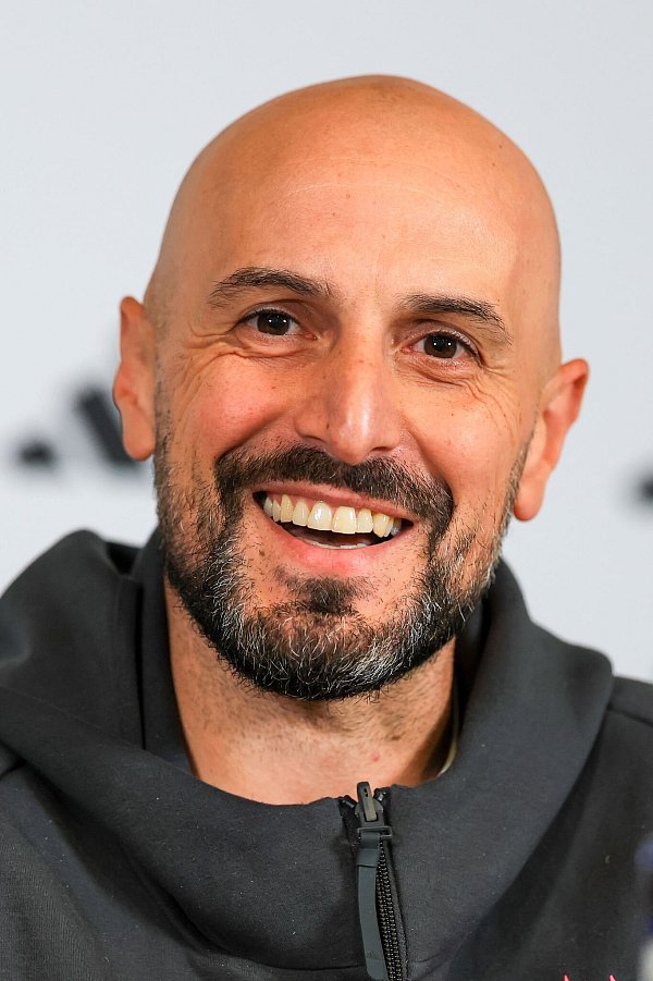 Freut sich auf die kommenden Länderspiele: U21-Nationaltrainer Antonio Di Salvo. - © Jan Woitas/dpa