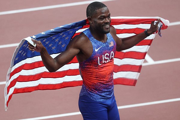 Olympiasieger Rai Benjamin ist nun auch Weltmeister über 400 Meter Hürden. - © Oliver Weiken/dpa