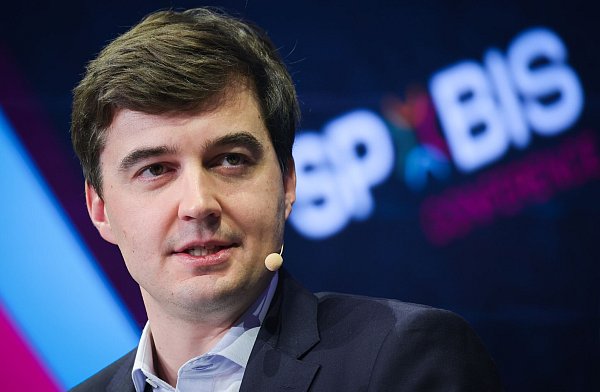 DFL-Geschäftsführer Steffen Merkel ist für den Verkauf der TV-Rechte verantwortlich. - © Christian Charisius/dpa