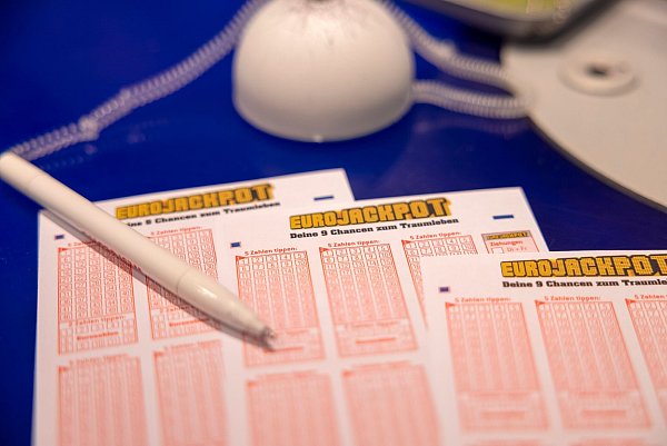 An der europäischen Lotterie beteiligen sich 19 Ländern. (Symbolbild) - © Thomas Banneyer/dpa