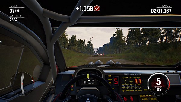 Mit der Cockpit-Ansicht sind wir gleich mittendrin im Geschehen - damit macht's richtig Spaß! - © Gravel/Milestone
