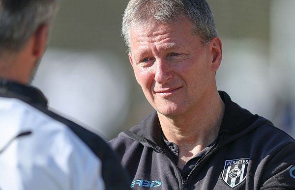 Ein Experte für den niederländischen Fußball: Der frühere deutsche Trainer-Ausbilder Frank Wormuth. - © Friso Gentsch/dpa