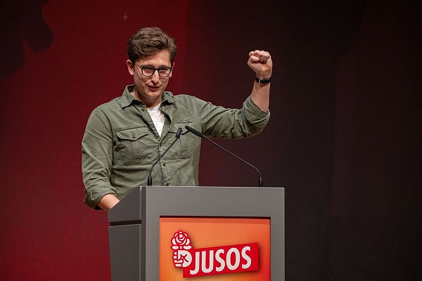 Für die junge Union hat der Juso-Chef wenig nette Worte. - © Harald Tittel/dpa