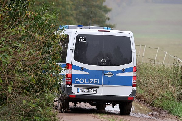 Die Polizei geht davon aus, dass es sich bei der Kinderleiche mit hoher Wahrscheinlichkeit um Fabian handelt. Letzte Sicherheit soll eine Obduktion bringen. - © Bernd Wüstneck/dpa