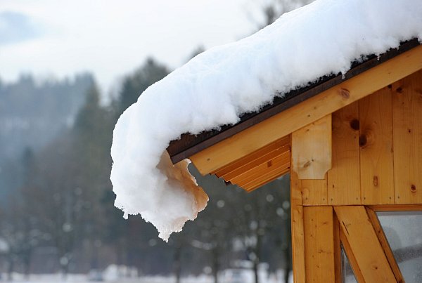 Ist die Hütte noch geöffnet? Lieber vor Ort anrufen – im Tourismusbüro oder direkt bei den Hütten. - © Tobias Hase/dpa-tmn