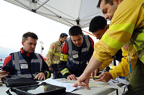 Der Einsatz der deutschen Feuerwehrleute in Spanien wurde nach gut einer Woche beendet und die Rückfahrt nach Deutschland angetreten. (Archivbild) - © Sven Käuler/dpa