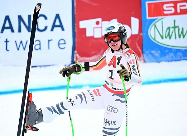 Sechste im Super-G von St. Anton: Die deutsche Speed-Hoffnung Kira Weidle. - © Barbara Gindl/APA/dpa