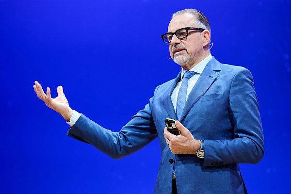 Josef Aschbacher möchte das Budget deutlich aufstocken. (Archivbild) - © Annette Riedl/dpa