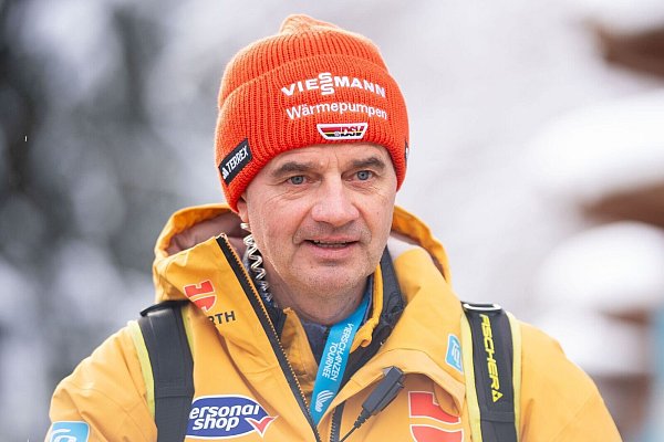 Stefan Horngacher genießt weiter das Vertrauen als Bundestrainer. - © Georg Hochmuth/APA/dpa