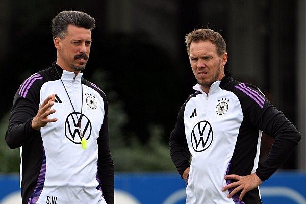 Letztmals vereint als Trainergespann: Julian Nagelsmann (r) und sein Assistent Sandro Wagner, der nach dem Final Four Chefcoach beim FC Augsburg wird. - © Federico Gambarini/dpa