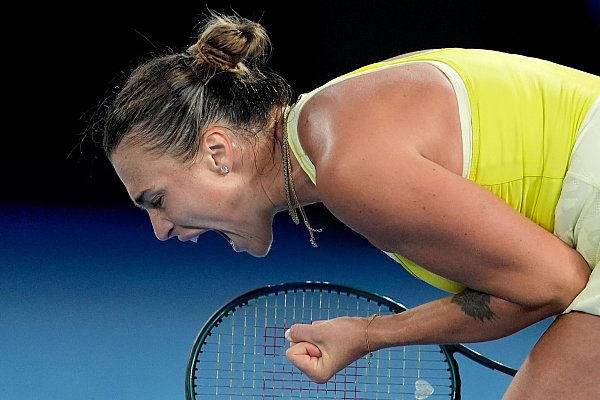 War nach der Finalniederlage reichlich frustriert: Aryna Sabalenka - © Asanka Brendon Ratnayake/AP/dpa