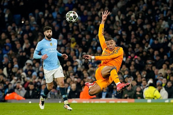 Auch auf Kylian Mbappé wird es besonders ankommen bei Real Madrid. - © Dave Thompson/AP/dpa