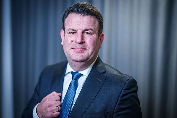 Bundesarbeitsminister Heil will auch bei der aktuell ungünstigen Wirtschaftslage entschlossen Wahlkampf machen. - © Michael Kappeler/dpa