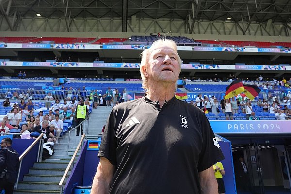 Horst Hrubesch: letztmals bei den DFB-Frauen an der Linie - © Marcus Brandt/dpa