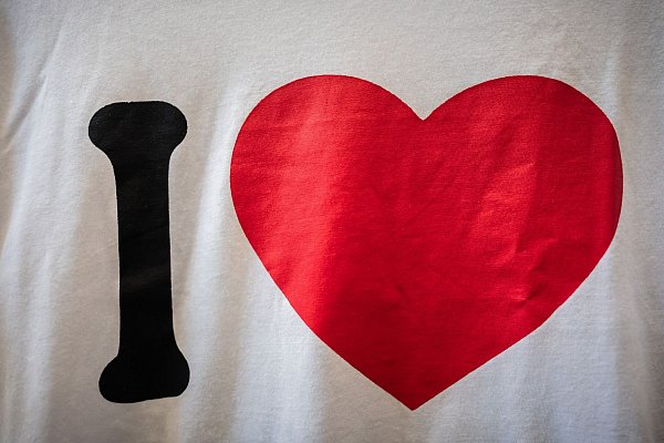 Ist der Aufdruck an bestimmten Stellen eine Marke? Das hatte das EU-Gericht zu entscheiden. - © Christoph Soeder/dpa