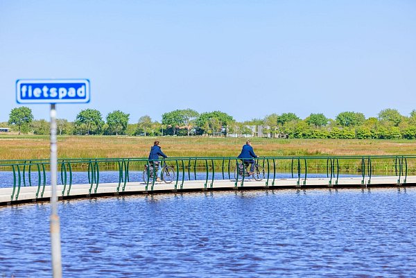 Abwechslungsreich sind die Touren auf Texel - auch, was manche Radwegabschnitte betrifft. - © Iris Borst/VVV Texel/dpa-tmn