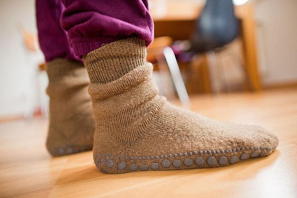 Socken dürfen nicht zu eng oder zu kurz sein. - © Rolf Vennenbernd/dpa/dpa-tmn