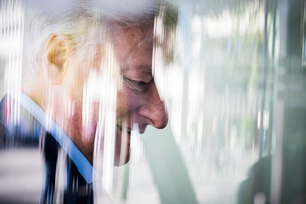 Wollte im Aufsichtsrat gegen die Berufung der neuen Bahn-Chefin stimmen: EVG-Chef Martin Burkert. - © Christoph Soeder/dpa