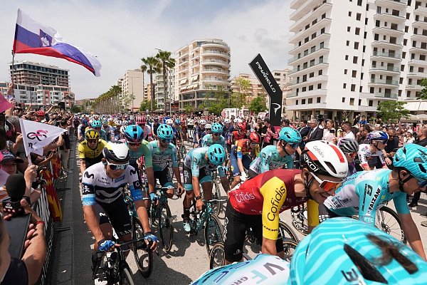 Für drei Tage gastierte der Giro in Albanien. - © Massimo Paolone/LaPresse/AP/dpa