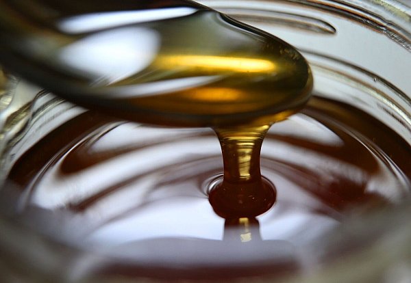 Wissen von wo es kommt: Honiggläser müssen künftig alle Herkunftsländer samt Mengenanteilen ausweisen. (Symbolbild) - © Karl-Josef Hildenbrand/dpa