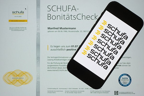 Verbraucher erhalten einen kotenlosen und digitalen Einblick in ihren Schufa-Score. (Symbolbild) - © Sebastian Kahnert/dpa
