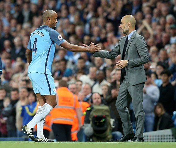 Vincent Kompany erlebte Glanzzeiten in England. - © Martin Rickett/Press Association/dpa