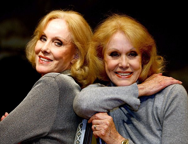 Die Kessler-Zwillinge standen jahrzehntelang in der Öffentlichkeit. (Archivbild von 2006) - © Bernd Weissbrod/dpa