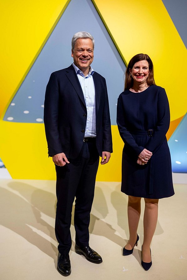 Manfred Knof, Vorstandsvorsitzender der Commerzbank, tritt zum Monatsende ab - Finanzchefin Bettina Orlopp übernimmt (Archivbild). - © Helmut Fricke/dpa